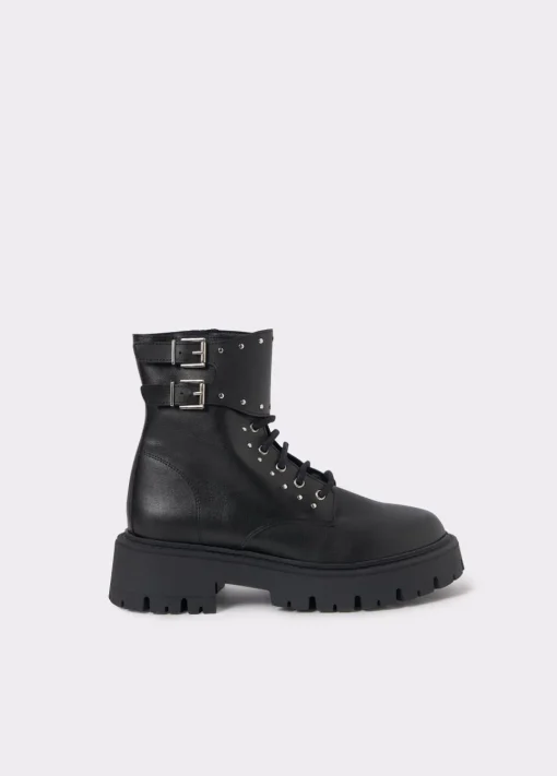 Bota Acordonada Tachas